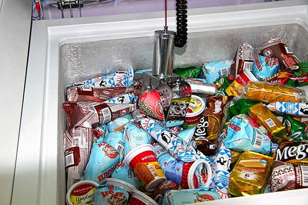 Холодильник с мороженным